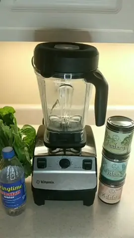 #detox #detoxdrink #menopauseweightloss #keluluthoney  easy green smoothie recipe: Romaine Lettuce, Water, Raw Kelulut Honey. 