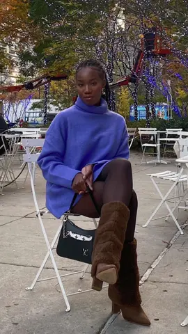 A lovely November weekend in NYC🤍🍎🗽  #weekendtrip #solotravel #solotrip #blackgirltravel #blackwomantravel #nyc #newyorkcity #fallstyle #autumnstyle #sweaterdress #blackgirl #softlife #blackgirlsoftlife #explorepage #explore #explorepage✨ #fyp #fypシ #foryoupage #foryou #falltrends #fall22 #aw22