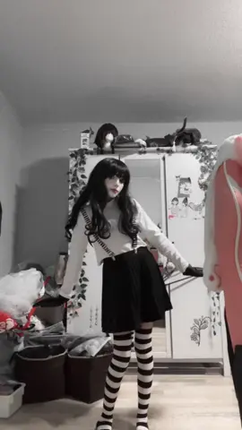 i wanna dress as my mime again but idk where my silly turtle neck is :( 