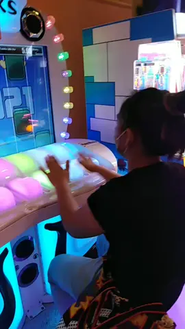 May naligaw nanaman na bata sa Tom's world😅 #arcade #pianogame @Abigael Lorezo532 