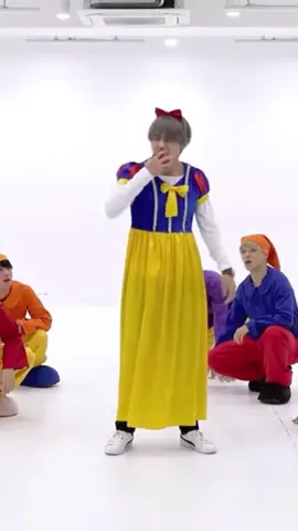 I just love tae in this Snow White costume #v #taehyung #rentfree #bts #bts_official_bighit #bangtan #btsarmy #btsforever #fyp #fypシ 