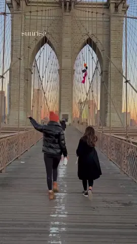 🌅🌉 #newyork #brooklynbridge #sunrise #nyc 
