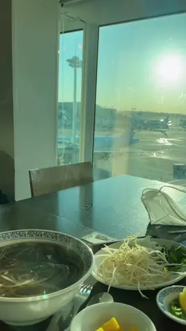 Never been to such a nice airport✈️ #blackgirltiktok #minivlog #fypシ #blackgirltravel #blackgirltraveltok #travelwithme 