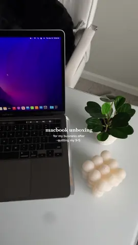 i’ve had my own marketing business for years but i was so burnt out from my 9-5 that it’s been on the back burner for over a year. so excited to use my creativity & God-given talents🫶🏾 more to come😉 #quit9to5 #ugccreator #unboxing #officedecor #macbookpro #entrepreneurtok #thatgirlchristelle #digitalmarketing #blackgirltiktok #creativelychristelle 