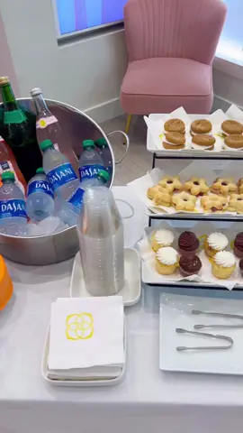 Hosted a successful @Kendra Scott Party with @Olivia and @miller at Kendra Scott on Perkins Rowe! #ksoncampus #kendrascott #jewelry #jewelrytiktok #kendrascottgem 