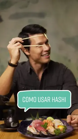 Você sabe usar o HASHI, os famosos palitinhos, do jeito certo? 🤔🥢 #hashi #tutorial #sushi #comidajaponesa