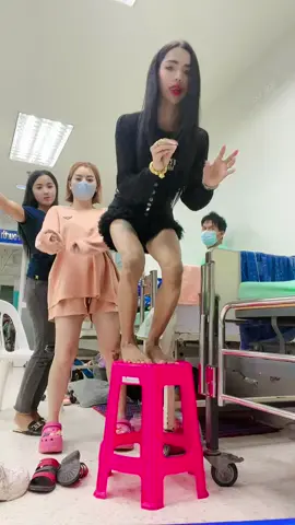 ซนไหมไม่รู้ มาเยี่ยมพ่อที่โรงพยาบาล เรามันวัยรุ่นtiktok 555555 #อะต๋อม #foryou 