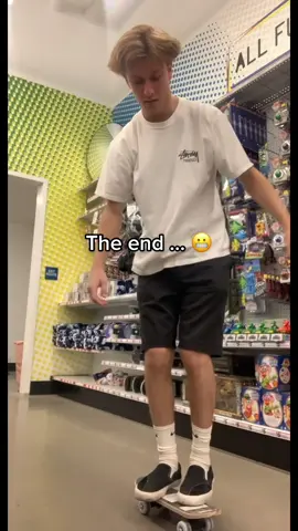 He was okay! (via @teego) #skate #Skateboarding #tonyhawk #fail #OhNo #funny #professional 