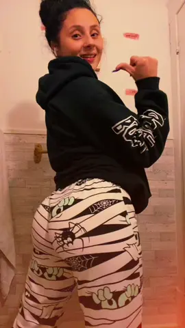 #theysaylittlebutts 🍑 #matter 😝 #fyp #allLmv 🫶🏻 #yesiknowidontmatch 🤣 #butIDONTCARE 😜