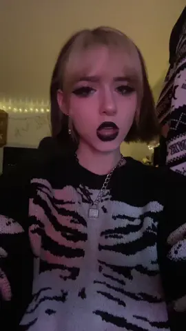 how’s it fair for sm1 to fuck u over and then get 300k likes on their tiktok 😟😟. UNFAIR! #fyp 