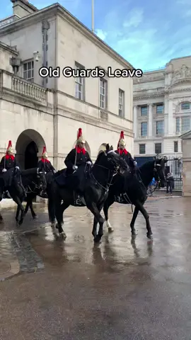 Old Guards Leave  #kingsguard #horseguardsparade #changingoftheguards #royalguards #fyp #foryou 