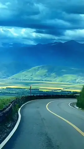The journey of life is not the destination but on the road.#scenery #travel 