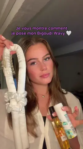 Je vous montre comment je pose mon Bigoudi Wavy, très simplement🫶🏼💜💜 Dispo sur : bouclesanschaleur.com ✨ #pourtoi #foryou #foryoupage #cheveuxbouclé #cheveuxbouclesaunaturel #curly #Curlyhair #curlyhairtutorial #cheveuxnaturels #bouclesparfaites #curlyhairstyles #curlyhairytips #hairstyle #curlyhairjourney #curlyhairtransformation #naturalhair #coiffure #femmes #femmefatale #trend #trending #tiktoktrend #trendchallenge #trendingsound 