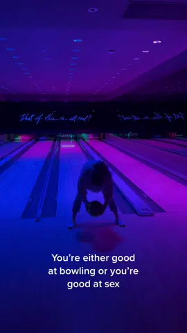 That time I shocked all my coworkers with this backwards granny shot 😂 I will never be this cool ever again #bowling #strike #bowlingstrike #athlete 
