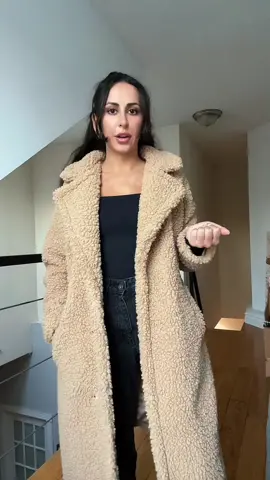 This was fun 🧥 #thisisamericalois #coats #layers #leatherjacket #vintageleatherjacket #puffervest #teddycoat #macyscoats #coldweatherfashion #coldweatheroutfit 
