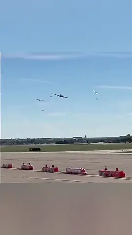 Unfortunate collision today at Wings Over Dallas, shows a B-17 being hit by a P-63 and going down on Dallas Airfield #texas #usa #ww2 #aircraft #planes #dallas #b17 #p63 #kingcobra #flyingfortress 