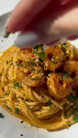 Easy and delicious Garlic & Chilli Prawn Pasta with @birdseye_au Ocean Selections raw Prawns 📍 recipe on my insta: @butt.erhand #BirdsEyeAustralia #pasta #prawn (ad)