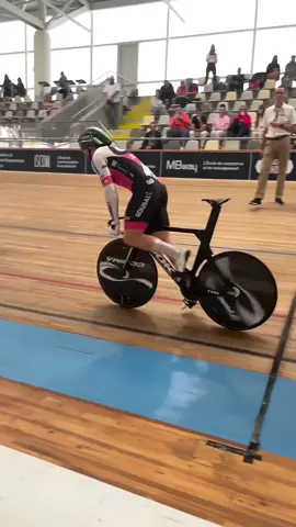 Faux départ… oups 😅 #bike #race #track #sport #viral 