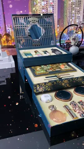 #Chinese style makeup #high-end makeup gift box 🎁what girl wouldn’t want that 