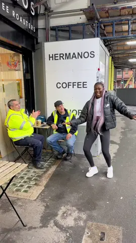 London is full of good vibes #calmdownchallenge #uk #roseylucci 