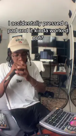 THEN THE VIDEO CUT OFF BY ITSELF. This shit not easy ok!! Lol ima redo this one. #lofi #music #blooper #beats #loop #producertok #funny #foryou #fypシ 