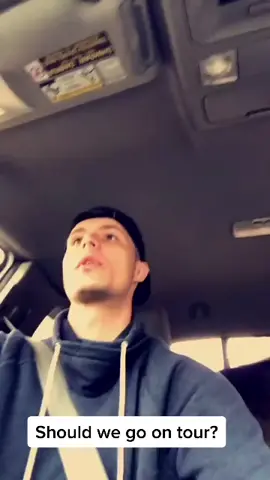 This is what my daily car rides are like… #musician #singing #husky #dog #dogsoftiktok #malamute 