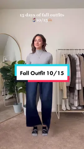 flared jeans make me feel like a mermaid 🧜🏼‍♀️ anybody else? Nope, just me… cool ☠️ #falloutfits #fashion #flaredjeans #style #windsorambassador  