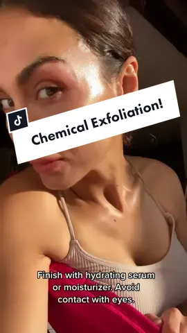 My favorite chemical exfoliant to use are the @Dr. Dennis Gross loaded with AHA/BHAs to slough off any dull dead skin on the outer layer of the skins surface, leaving you with a beautiful clean glow! If you don’t have these I suggest you add them into your skincare routine ASAP #drdennisgrossskin #candycrush10 #peelpads #chemicalexfoliation #skincareroutine #skintips #product #esthetician #fyp 