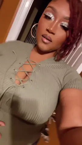 😍😍😍TC:@Gem.dolll #makeupforblackskin #transitionsformakeup #glittermakeuplooks #viralmakeuplookoftheday 