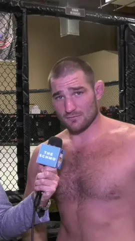 Sean Strickland Reacts To Alex Pereira Becoming Middleweight Champion 🏆 #seanstrickland #ufc281 #alexpereira #israeladesanya #reaction #mma #TheSchmoandThePro 