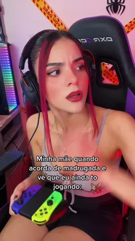E com a chinela na mão 😭 #GamerGirl #gamer #gaming #streamer #Minecraft 