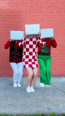 One of my favorite holiday traditions is spreading cheer and Dell XPS allows me to do that by creating happy videos with their surprisingly powerful laptops! @Intel Corporation #DellXPSPartner #IntelEvo