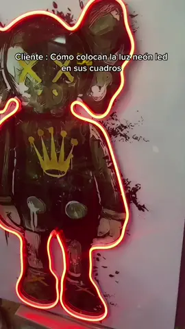 Te mostramos cómo colocamos nuestra tira de luz neón, acompáñanos en el proceso. 🤩🤩  #cuadrosneon #cuadrospersonalizados #cuadros #parati #viral #enviostodomexico #emprendimiento #luzneon #neoflex #neonled #fypシ #kaws #logo #fyp 