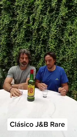Probando el Clásico J&B Rare con Papo #fyp #j&b #argentina #amigos #degustation #uruguay #chile #mexico #friends 