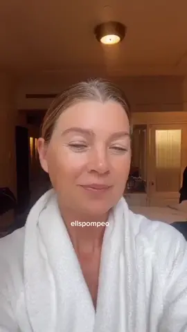 Ellen and Karie in NYC #ellenpompeo #ellenpompeo👑 #hair #ellenpompeomylove #style #queen #skincare #meredithgrey #fypシ #hairstyle 