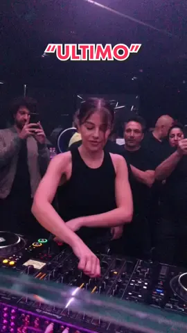 “Se non metti l’ultimo, noi non ce ne andiamooo” 🇮🇹  In Italy, you can’t Stop playing without ULTIMO 🙈😂  🎧: @anfisaletyagomusic   📍:  Amnesia Milano 🎥: @giuseppe_tataranni    Track ID: Got me Mesmerized - Dj Bazootka  #anfisaletyago #amnesia #amnesiamilano #techno #technomusic #music #musiclovers #girls #girldj #femaledj #womandj #technogirl #technogirls #dj #djs #technostyle #technosound #technoparty #technoculture #technomood #technovibes #technolovers #technolifestyle #mixmag #partygirl #partygirls #dance #milan #milano 