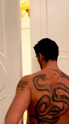 Es que a este hombre se le reza 🔥🔥🔥🔥 #parati #michelemorrone #fakebody⚠️⚠️⚠️❌❌⚠️⚠️⚠️⚠️⚠️⚠️сгораюдотла 