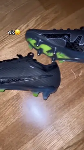 O COISA LINDA⚡️#nike #nikefootball #nikefootballboots #football #futebol #jogador #jogadora #chuteira 