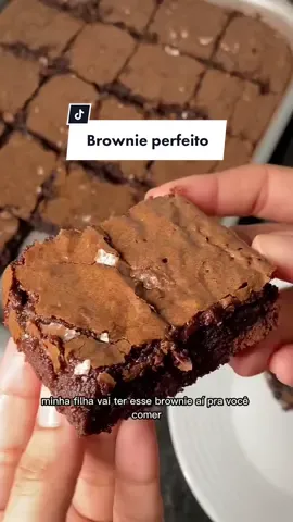 Olha essa casquinha, socorro q perfeição #fyp #brownie #chocolate #brownieperfeito #browniecomcasquinha #receitadebrownie 