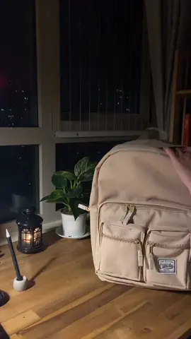 pack with me for a clinical day name 3 things you'd always keep in your bag? I'll go first: charger, airpods, hand sanitizer. #studygramvietnam #newstudygram #newstudygrammer #studyaccount #studycommunity 