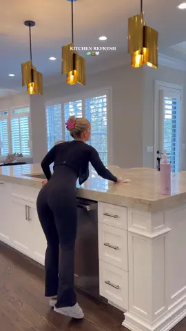something about wiping down the counters and lighting a candle is so therapeutic #kitchencleaning #kitchendesign #cleanwithme #CleanTok #cleaning #cleaningmotivation #cleaningtiktok #organizedhome #candle #cleangirl 