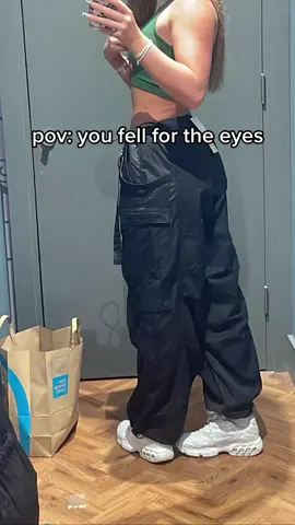 bouncer said i had pretty eyes on friday :)