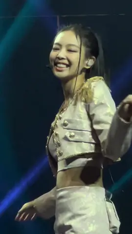 Her smile>> #jennie #jenniekim #fyp #concert #blackpink #blink #bornpinkworldtour #bornpink #kpop #fancam #lovesickgirls #lovesickgirlsblackpink 