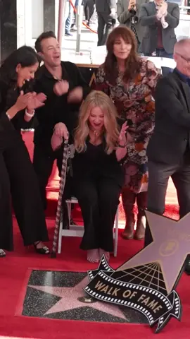 This moment really is the sweetest thing. ❤️#ChristinaApplegate receives a star on the #HollywoodWalkofFame, marking her first public appearance since her MS diagnosis. 