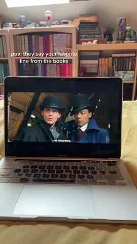 rewatching the show is dangerous, because it always leads to a reread (i also did a shadow and bone one: @caitsbooks ) (ib: @sashaslibrary_ ) #sixofcrows #caitsbooks #shadowandbonenetflix #BookTok #nomournersnofunerals #booktomovie 