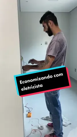 Todo cuidado é pouco né? 😂 #eletricistas #economizandocomeletricista #facavocemesmo #eletrica #minhacasa 