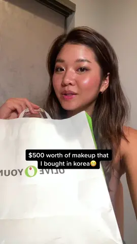 The prices were too good😩 #koreanmakeup #kbeauty #beauty #makeup #etudehouse #peripera #koreahaul #makeuphaul #Eyeliner #liner #waterproofliner #asianlashes #mascara #cliomakeup #cliososharp #waterproofmakeup 