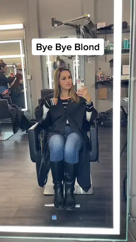 Still trying to learn the perfect transition. #hair #byebyeblond #brunettegirl #brunettemoment #metime 