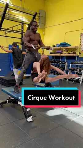 …how cirque artists work out 🫢😅🥲 @sekou_acrofit + penelope_elena (IG) #circuslife #FitTok #athletesoftiktok #strongtok #GymTok #TWASCirque