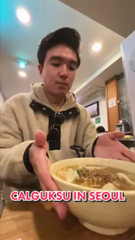 First day back in Seoul, gotta get some calguksu to satisfy this craving 😮‍💨 #tiktokfood #food #FoodTok #korea #travel #koreanfood 
